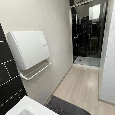 Charming House For 8 People In 펜션