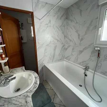 Charming House For 8 People In 펜션